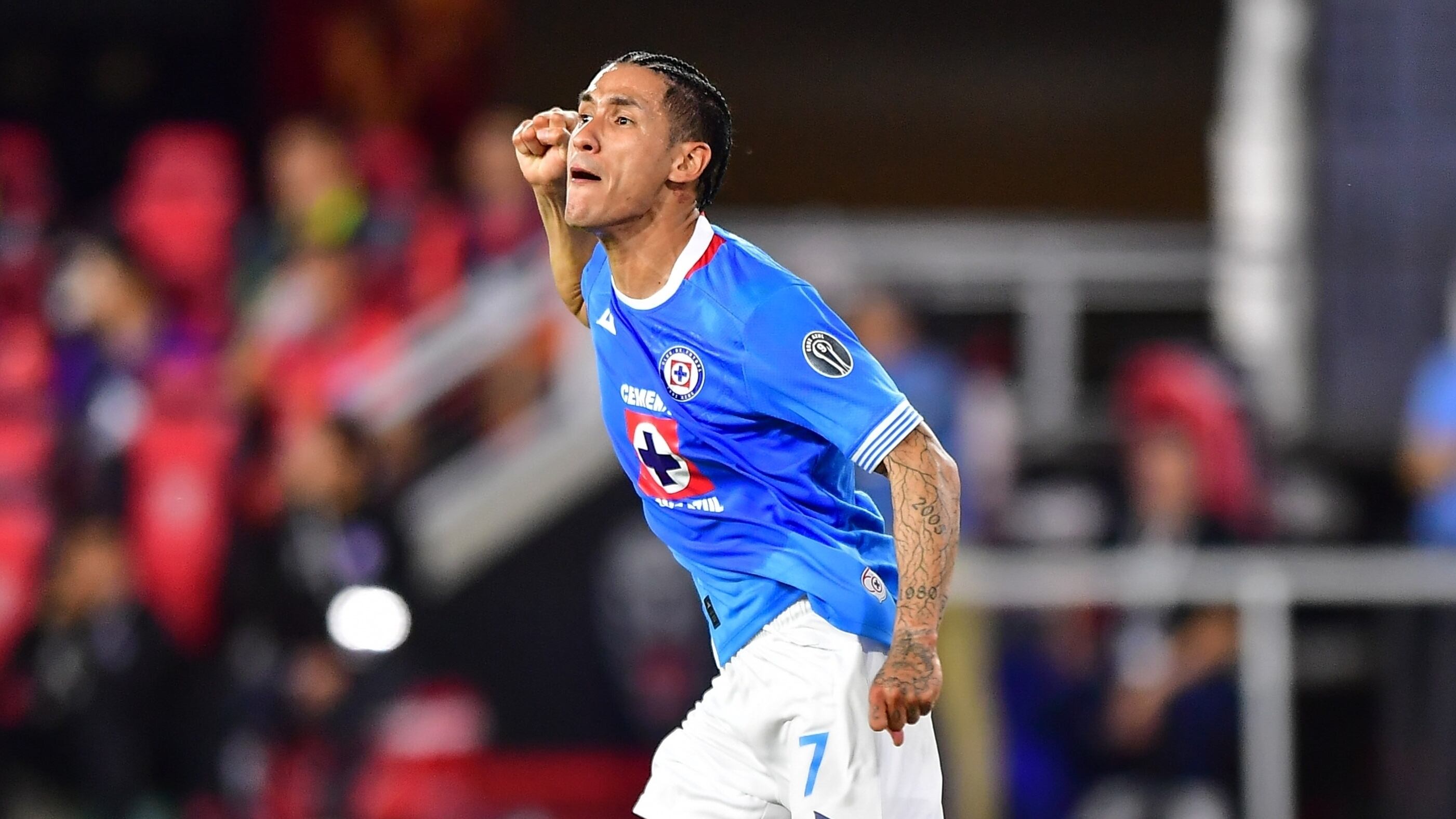 Uriel Antuna con Cruz Azul