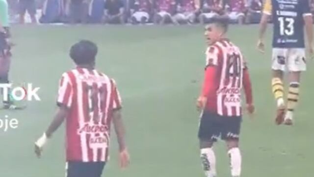 Fans de Chivas revientan al Nene Beltrán por brutal regaño a canterano