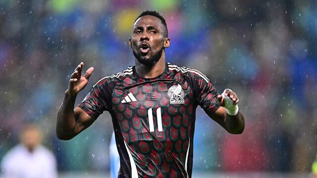 Julián Quiñones explota y deja callado a un seguidor que le hizo un comentario racista en redes