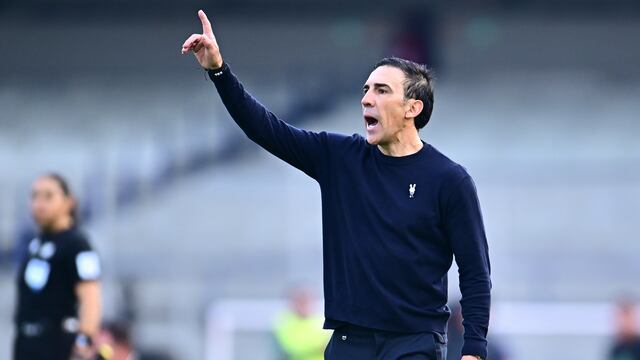 Vicente Sánchez, entrenador interino de Cruz Azul.