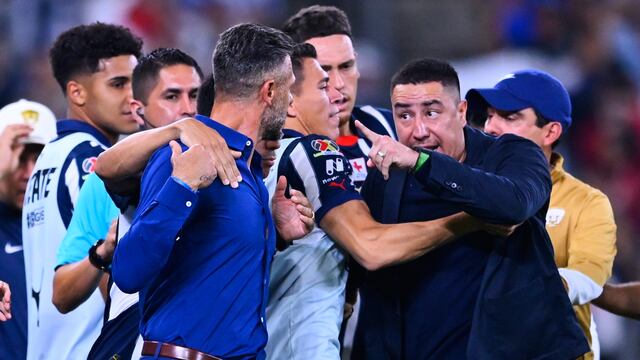 Efraín Juárez pierde la cabeza y se le va con todo Martín Demichelis