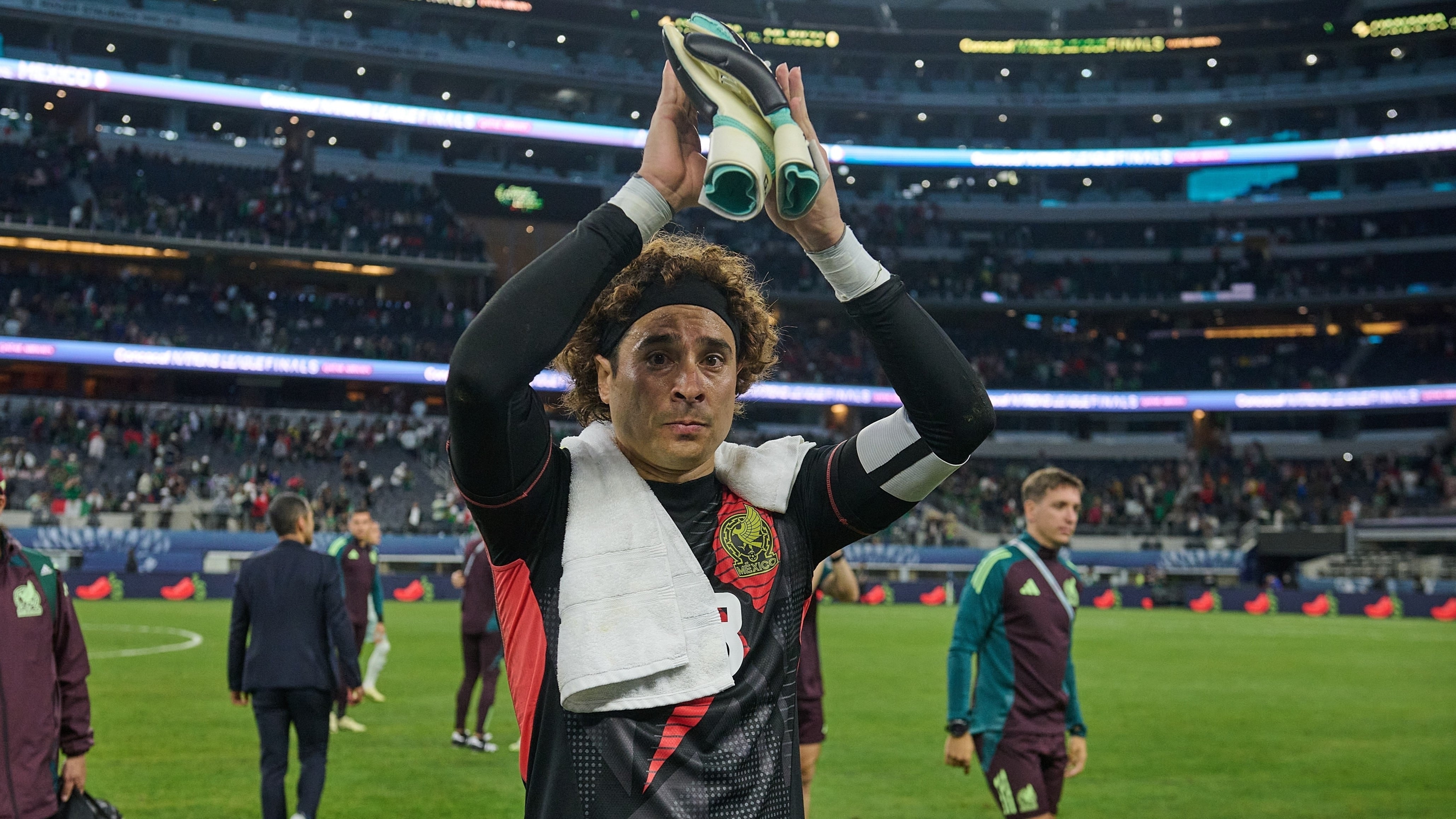 Memo Ochoa con la Selección Mexicana