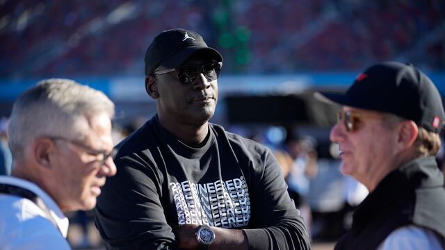 Michael Jordan regresa a la NBA como parte del equipo de comentaristas.