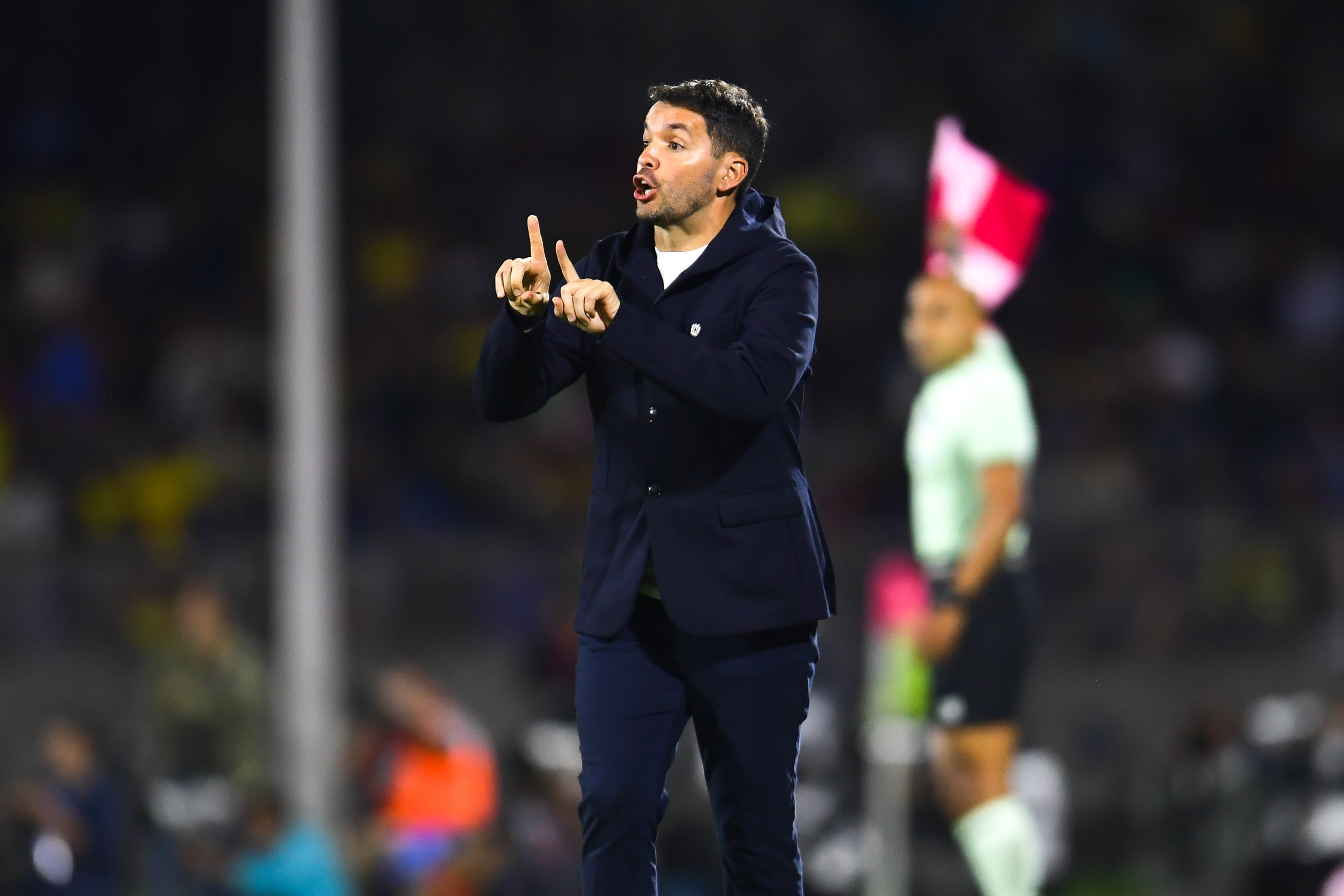 Nicolás Larcamón aclaró la situación de Kevin Mier y Willer Ditta tras no reportar a tiempo con Cruz Azul