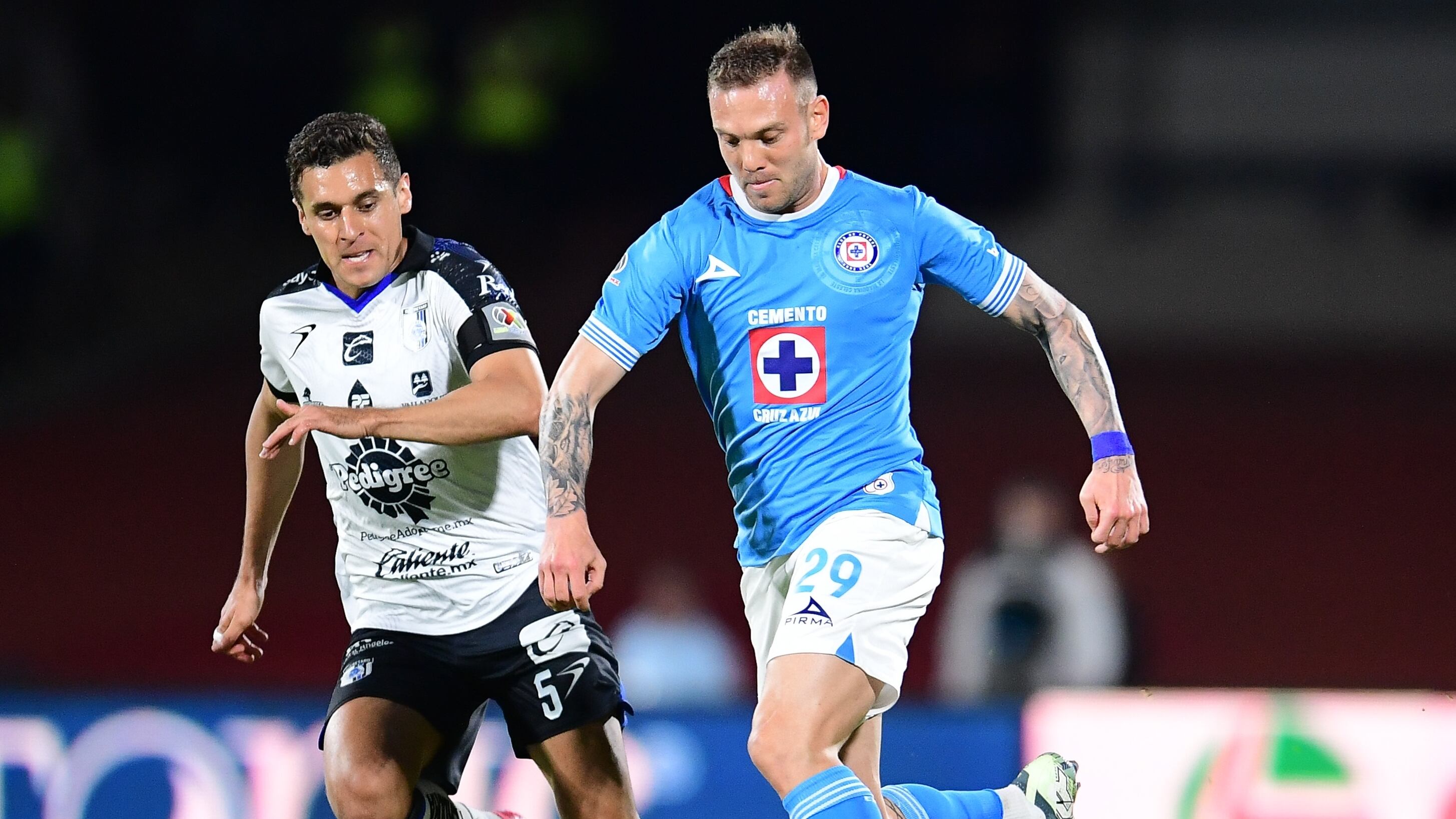 Kevin Escamilla y Rodolfo Rotondi en el Cruz Azul vs Querétaro.