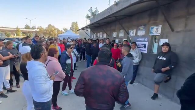 Fans del América pasan frío para acampar por un boleto