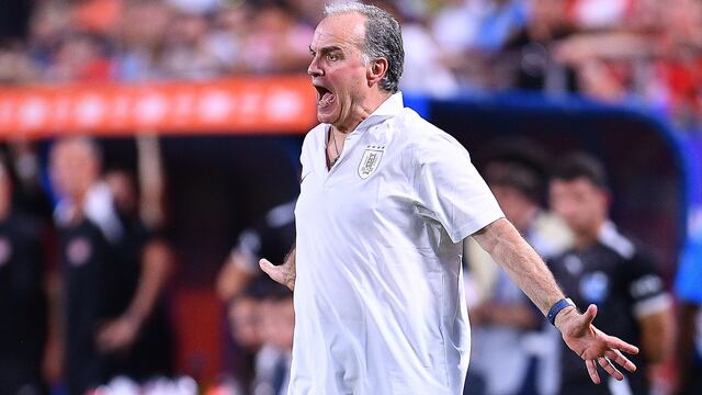 Uruguay no tiene para pagarle a Bielsa: La teoría detrás de su pelea con Luis Suárez