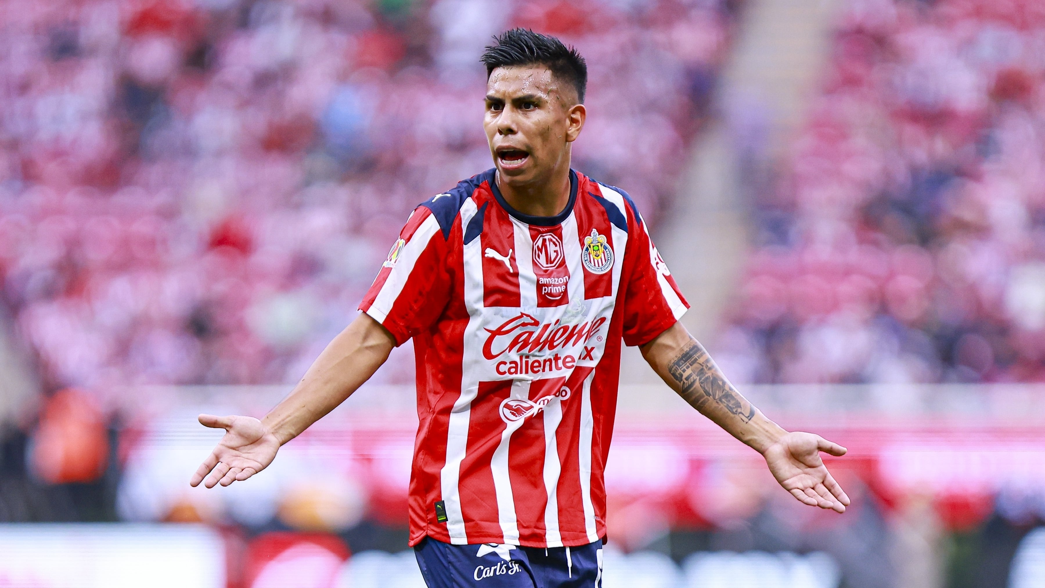 Efraín Álvarez con Chivas.