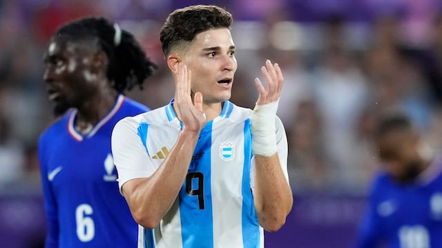 Julián Álvarez con la selección de Argentina.