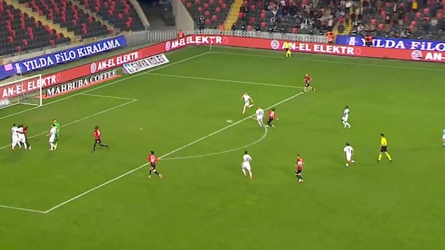 Como Gignac vs Veracruz: El insólito gol que Boateng marcó en la liga turca.