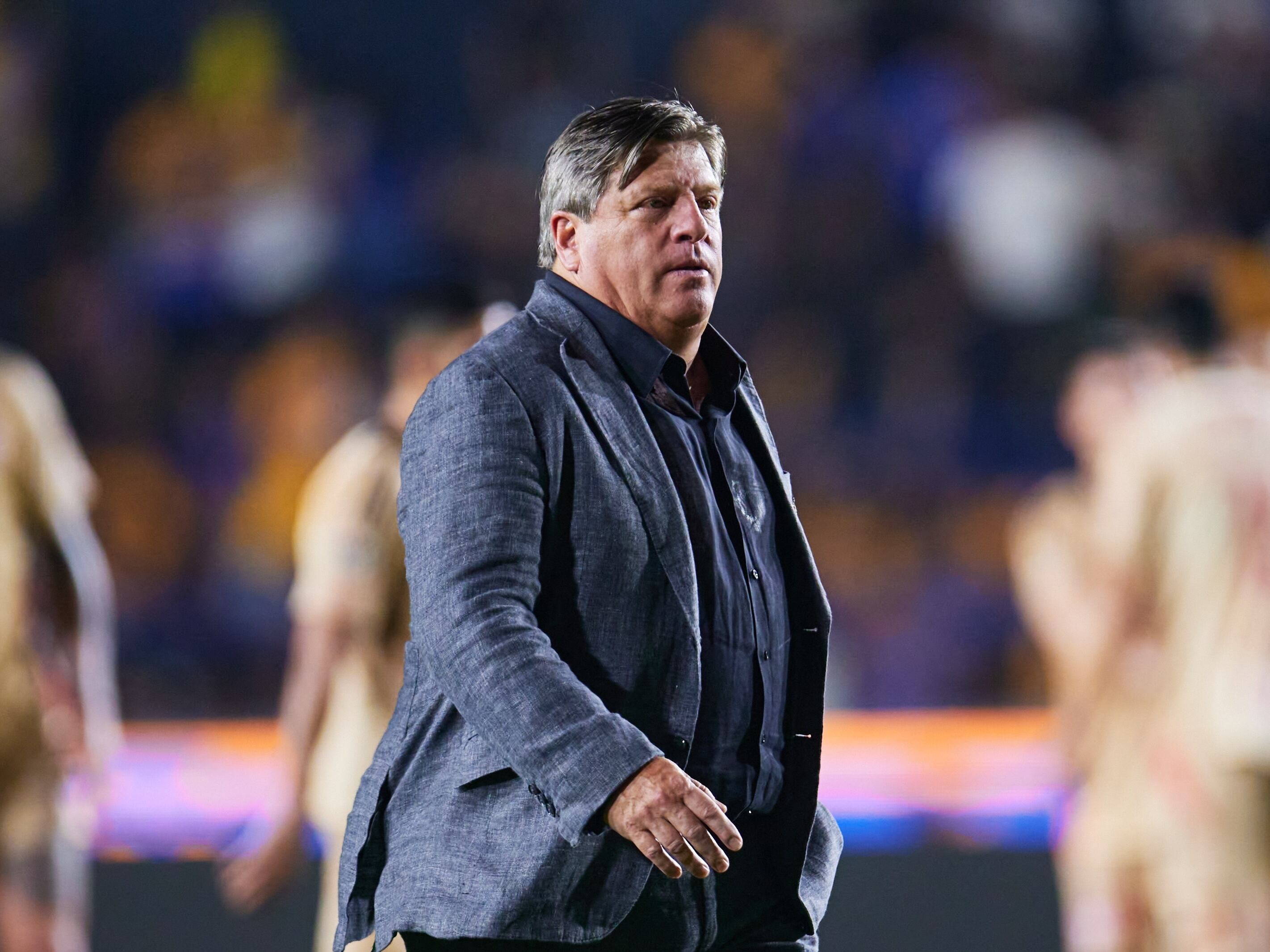 Miguel Herrera como estratega de Tigres UANL.