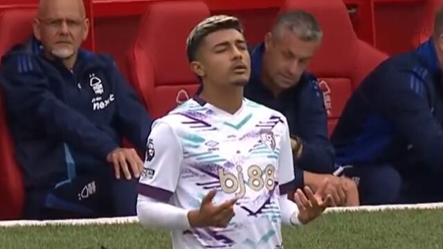Julián Araujo debuta en la Premier League