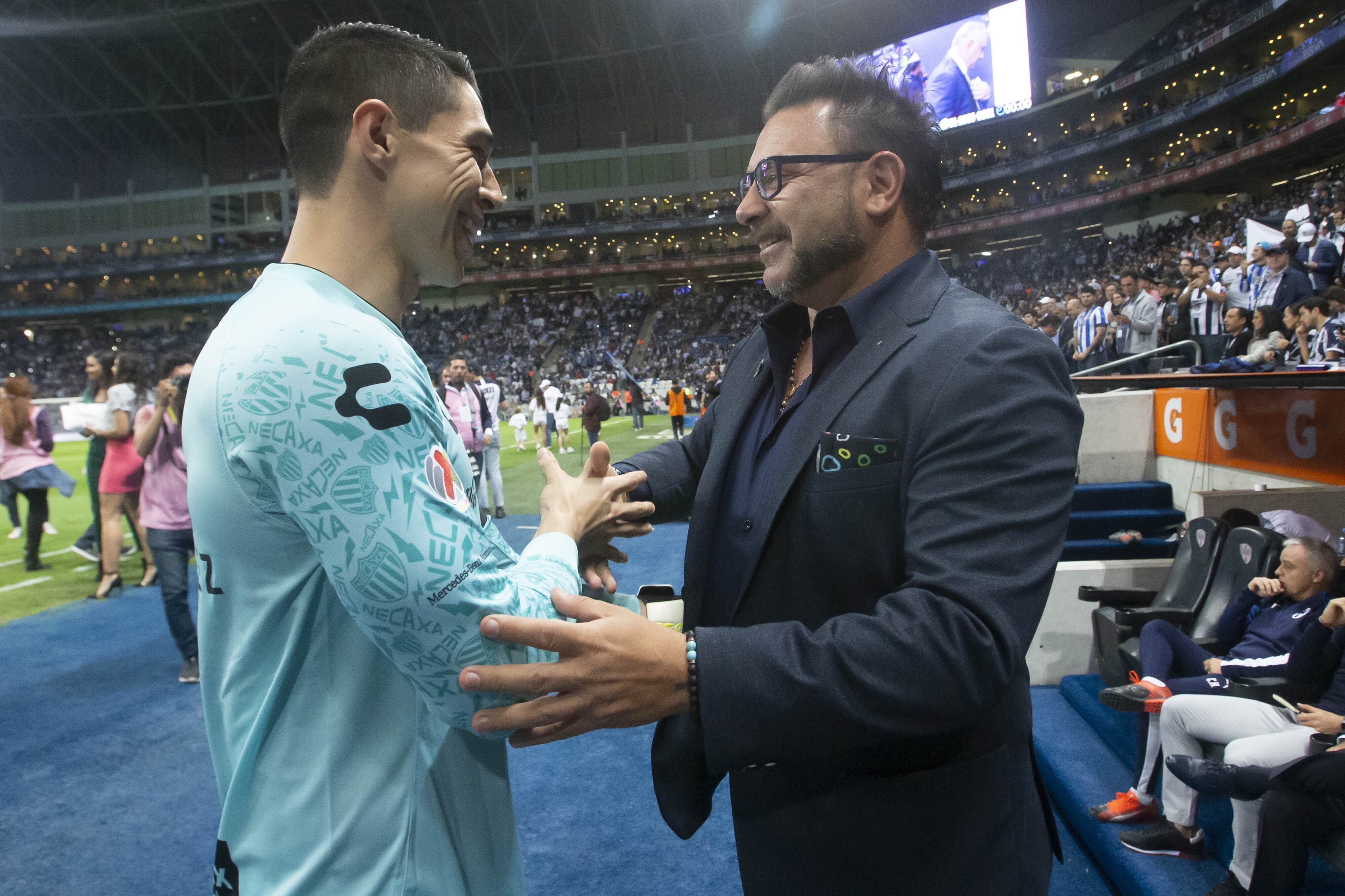 Hugo González con Antonio Mohamed