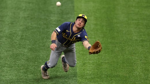Milwaukee aplastó a Tampa Bay y acaricia la corona; Kevin Cash, en el banquillo de los acusados