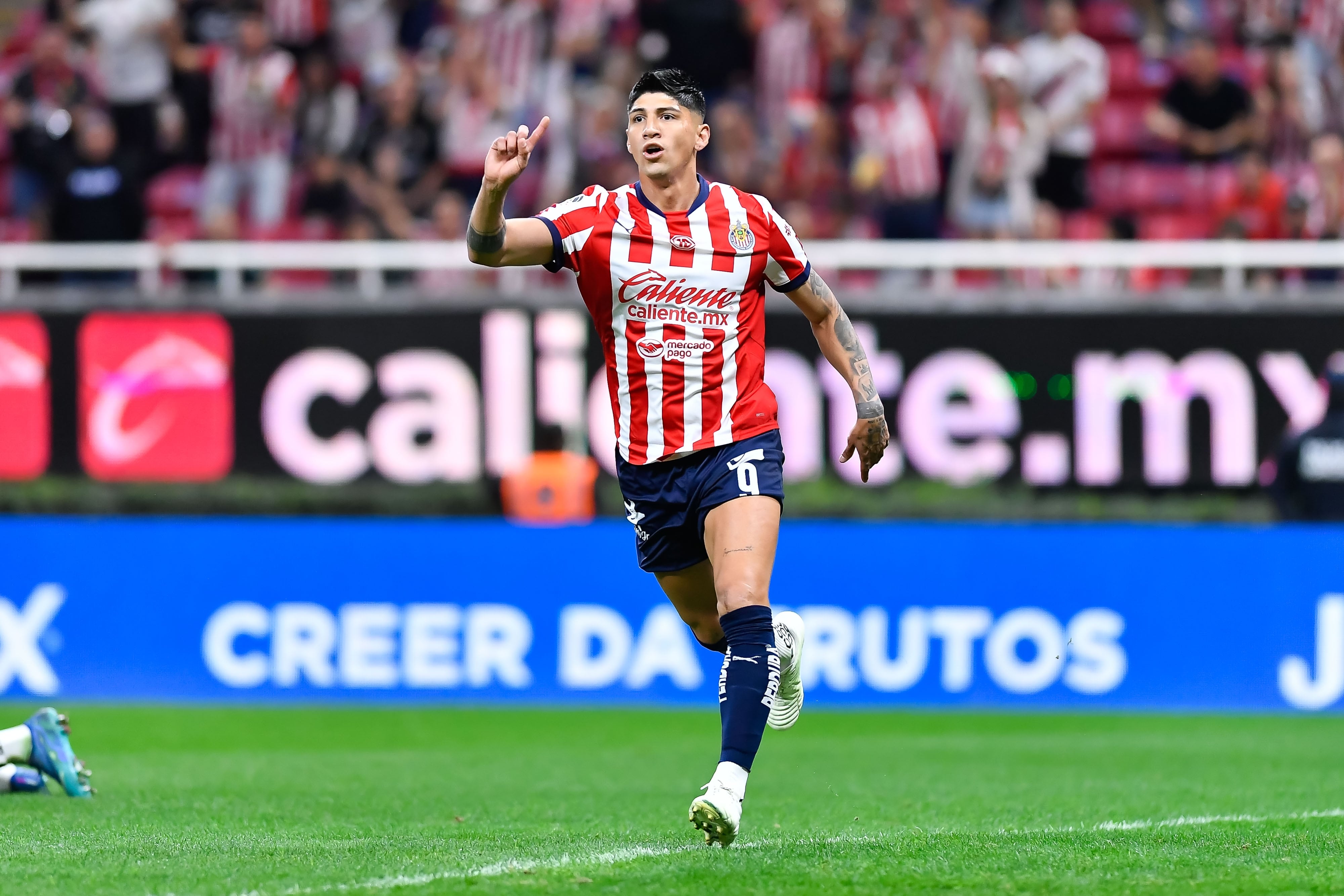 Chivas vs Pachuca en vivo: Alan Pulido iguala el marcador