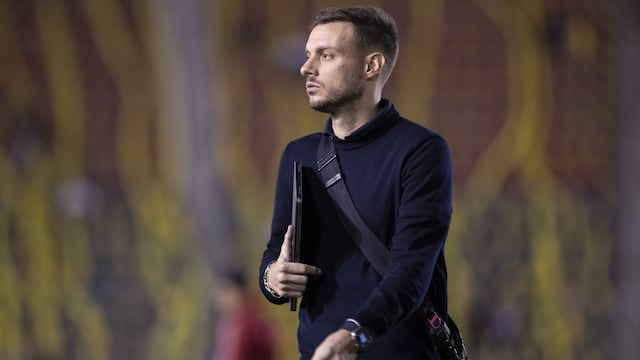 ¿Regresa a la Liga MX? Reportan que Martín Anselmi estaría cerca de volver a los banquillos.