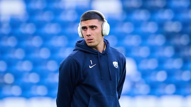 Alex Padilla con Pumas.
