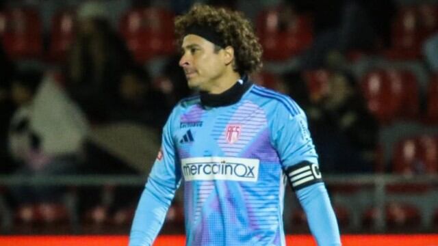 Memo Ochoa vuelve a perder con el AVS y se acerca a su cuarto descenso en Europa