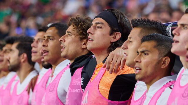 Javier Aguirre sigue de cerca a Carlos Acevedo ante futuro incierto de Ochoa