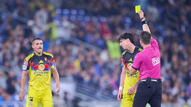 ¡Es oficial! Arbitraje acuchilló al América en partido de ida vs Rayados; expertos concuerdan.