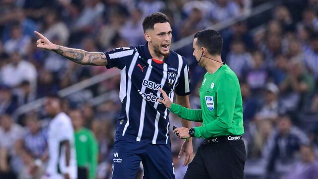 Lucas Ocampos con Rayados de Monterrey.