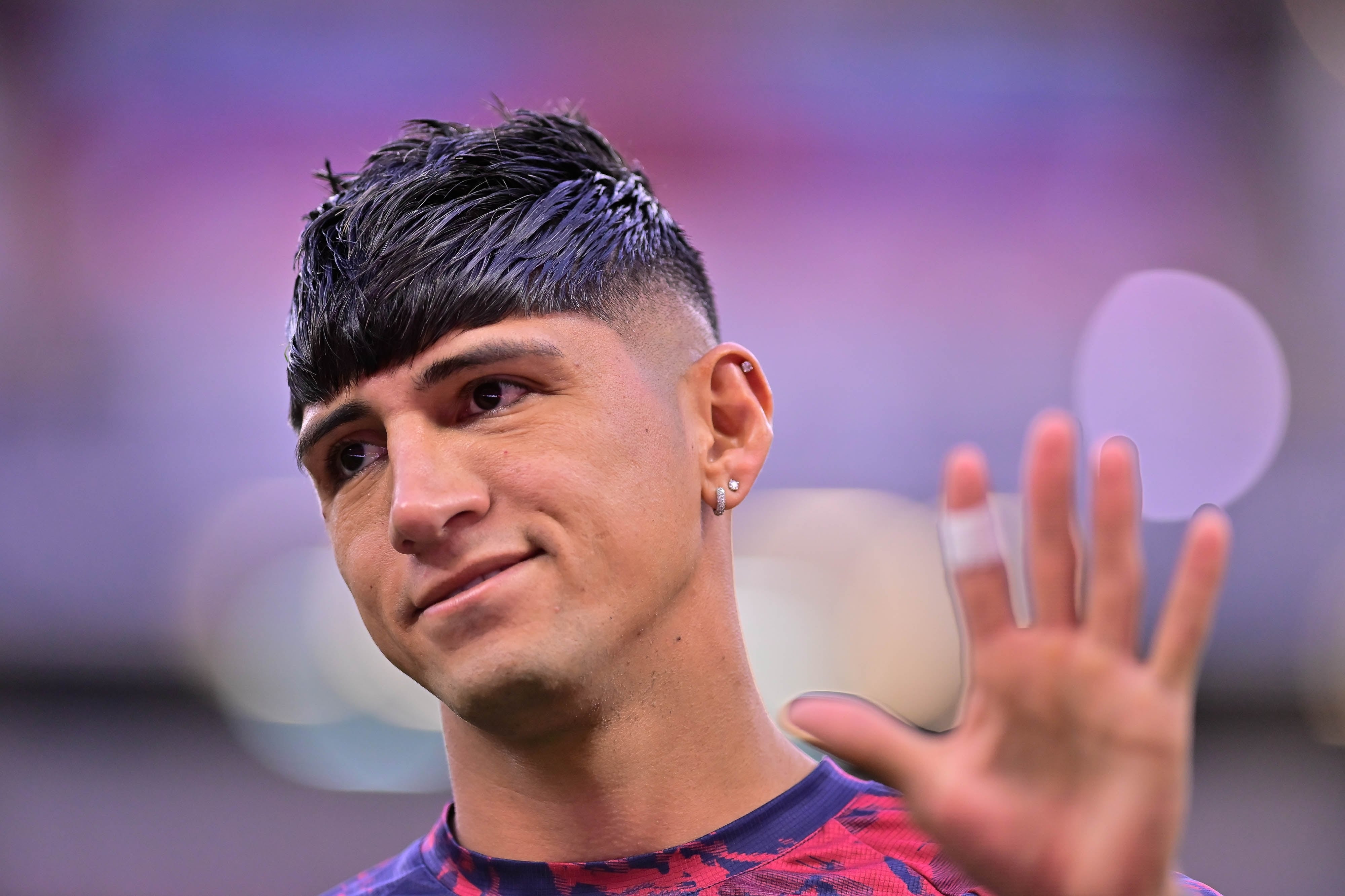 Bombazo en el Rebaño: Revelan que Alan Pulido está borrado en Chivas por andar de fiestero.