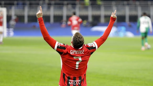 Equipo inglés que jugará Champions League muestra interés en Santiago Giménez.