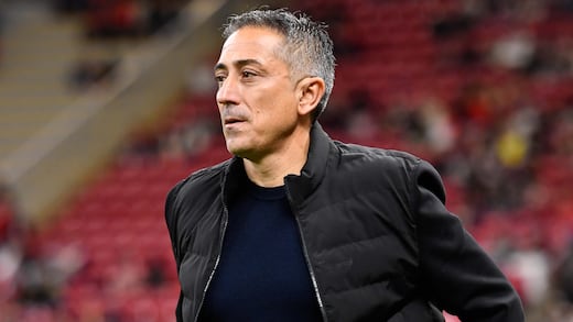 Chivas está que arde: Revelan que medio equipo no quiere que siga su DT