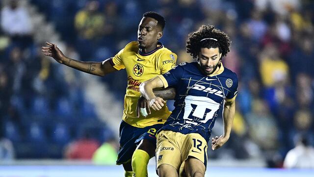 Chino Huerta, en un Clásico Capitalino con Pumas.