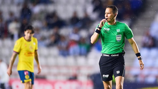 Ya se conocen los árbitros para el Rayados vs América y los azulcremas sonríen