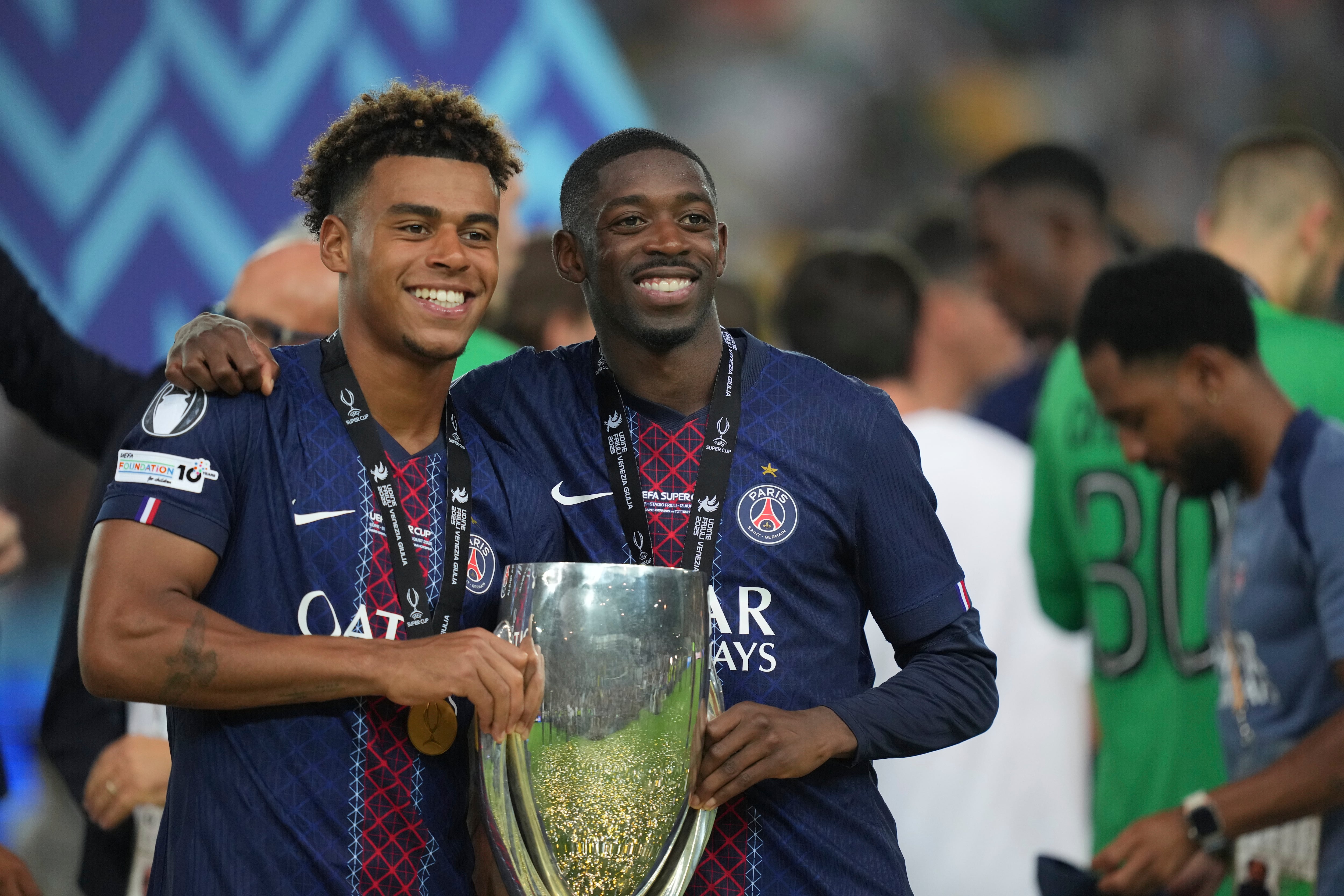Desiré Doué y Ousmane Dembélé con el PSG.