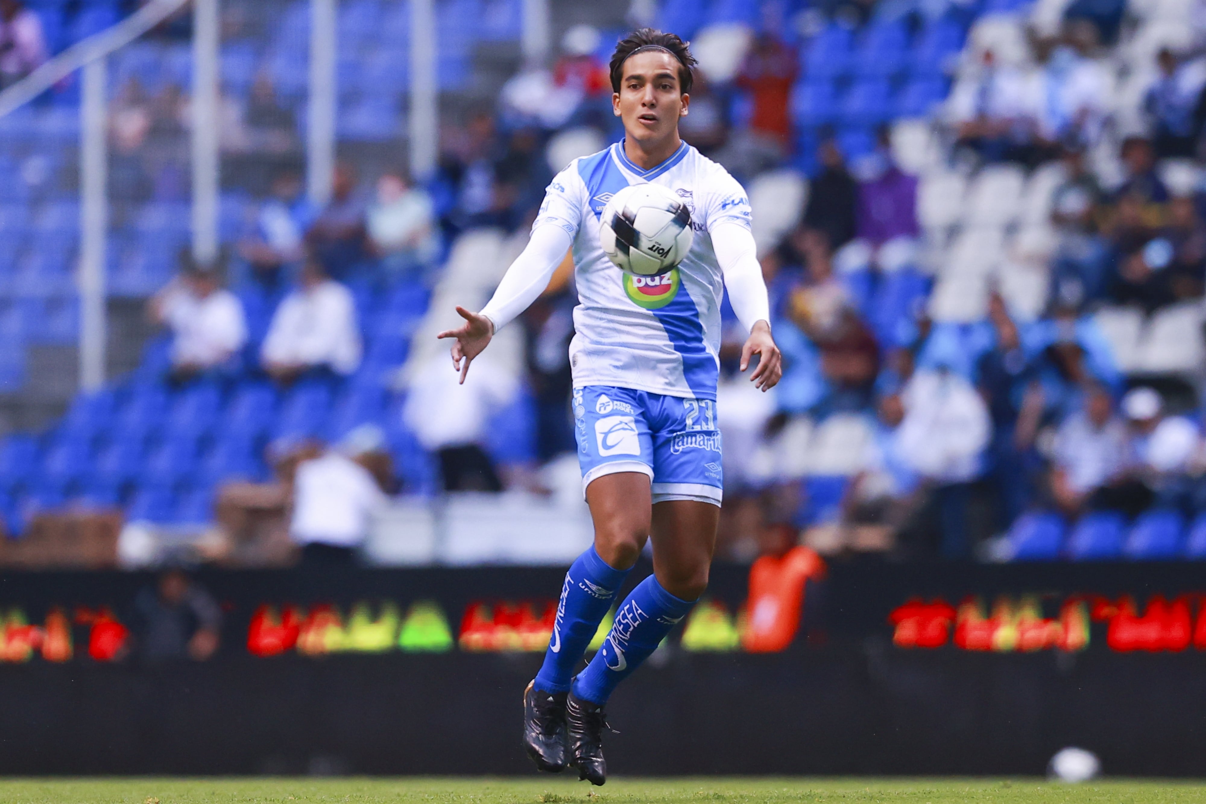 Daniel Aguilar con Puebla.