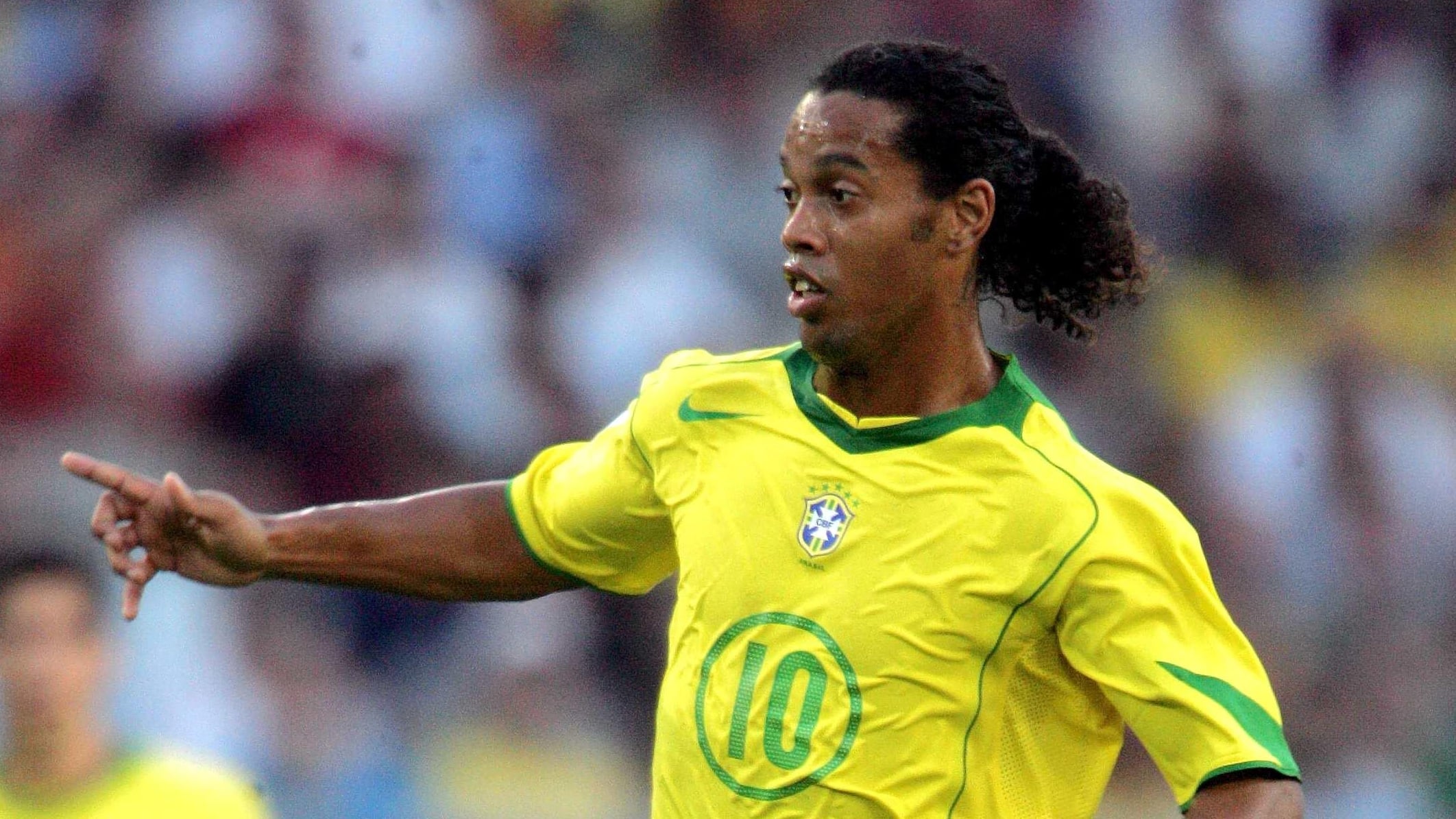 Ronaldinho con Brasil en la Confederaciones 2005