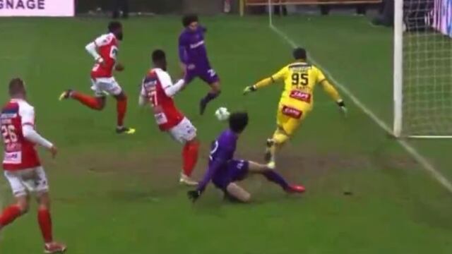 Gol de Chino Huerta en Europa.