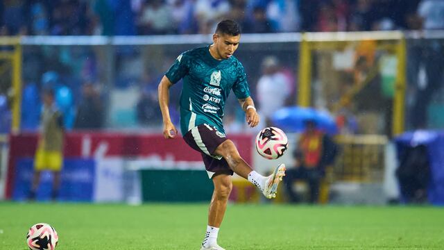 AEK busca renovar a Orbelín Pineda; le pondría cláusula imposible para Chivas