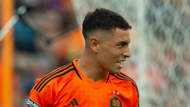 Pumas tiene como opción de refuerzo a Ezequiel Ponce, centro delantero con pasado en Italia