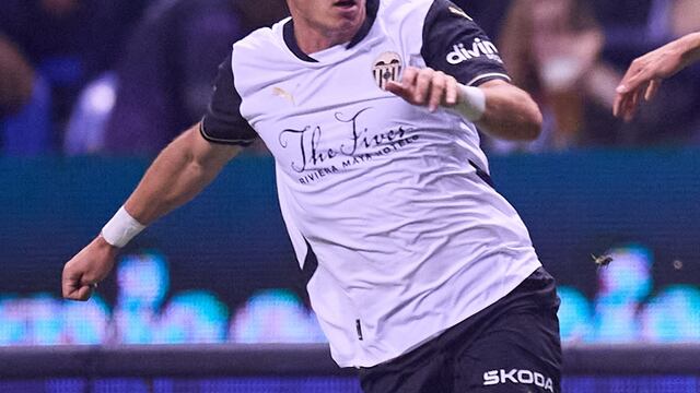 Rayados de Monterrey quiere otro fichaje europeo que juega en el Valencia