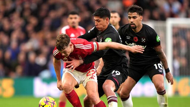 Edson Álvarez perdió la cabeza y se fue expulsado en el juego del West Ham.