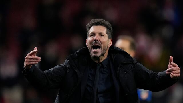 Diego Simeone en el Atlético de Madrid vs Real Madrid.