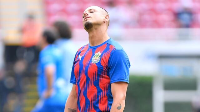 En Chivas aceptan que no le entienden al Chicharito Hernández en la cancha