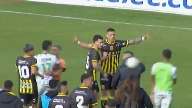 ¡Nuevo escándalo en Argentina! Se desató brutal pelea campal en el clásico Nueva Chicago vs Almirante Brown.