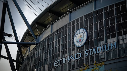 El caso Manchester City llega a la política: EAU advierte sobre sus inversiones en Reino Unido