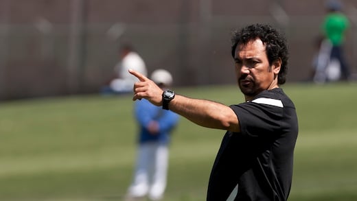 La placa de Hugo Sánchez en estadio del Atlético de Madrid corre riesgo por insólita razón