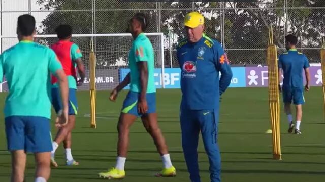 Al no dominar el portugués, Carlo Ancelotti y su cuerpo técnico han tenido que comunicarse en inglés durante los entrenamientos de Brasil.