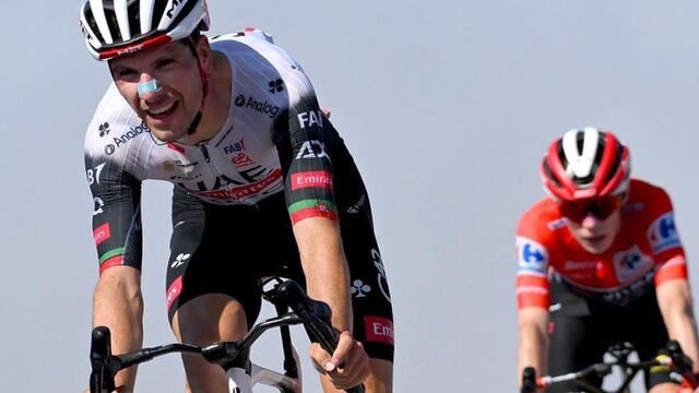 Joao Almeida y Jonas Vingegaard. Foto tomada de video