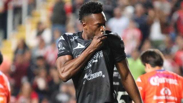 Díber Cambindo con Necaxa en el Clausura 2025