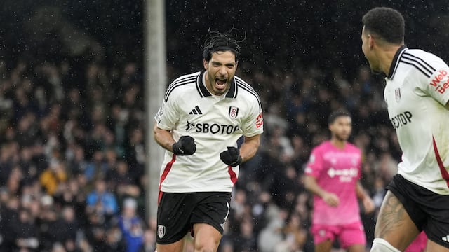 Raúl Jiménez rompe récord y es el mexicano con más goles en la Premier League