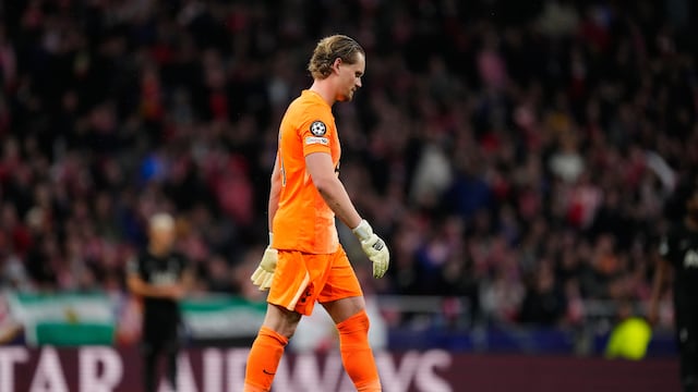 Portero del Tottenham es sustituido en su debut en la Champions tras 2 errores.