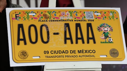 Presentan placa vehicular conmemorativa de Ciudad de México para el Mundial 2026