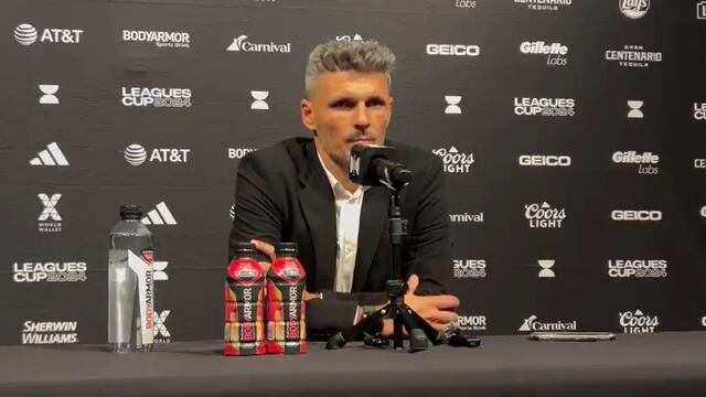 Tano Ortiz se engancha con reportero en conferencia de prensa